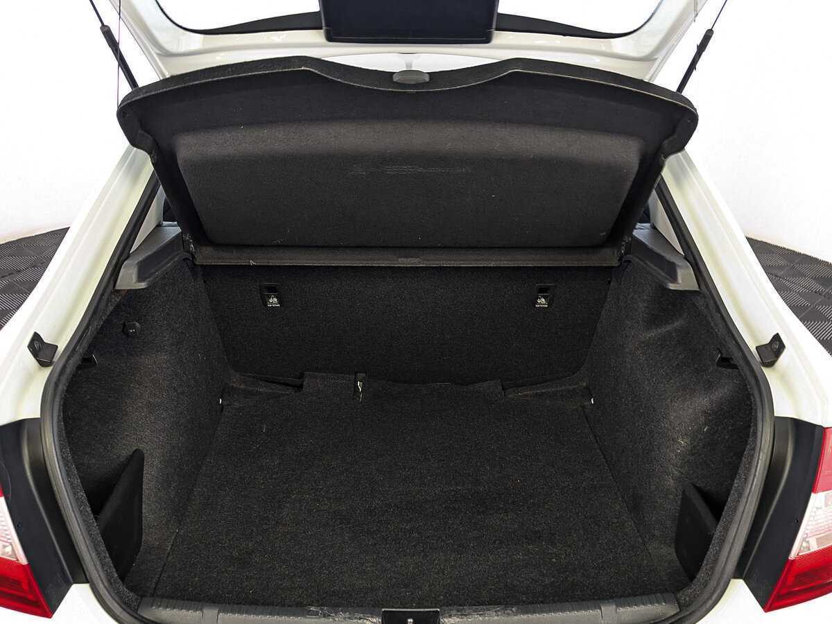 Купить Skoda Rapid с пробегом. Фото: #9