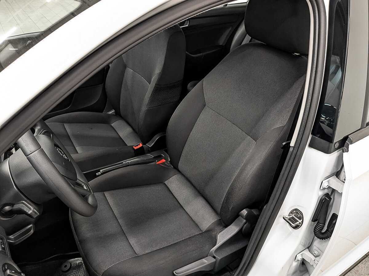 Купить Skoda Rapid с пробегом. Фото: #17