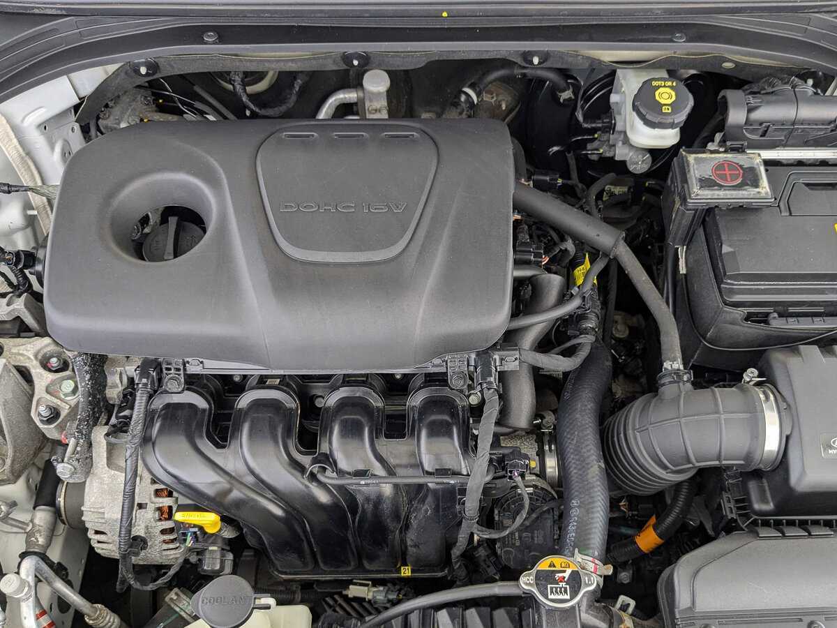 Купить Hyundai Elantra с пробегом. Фото: #8