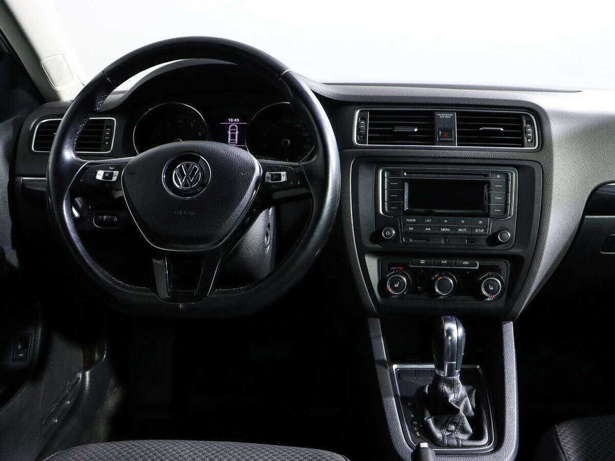 Купить Volkswagen Jetta с пробегом. Фото: #10
