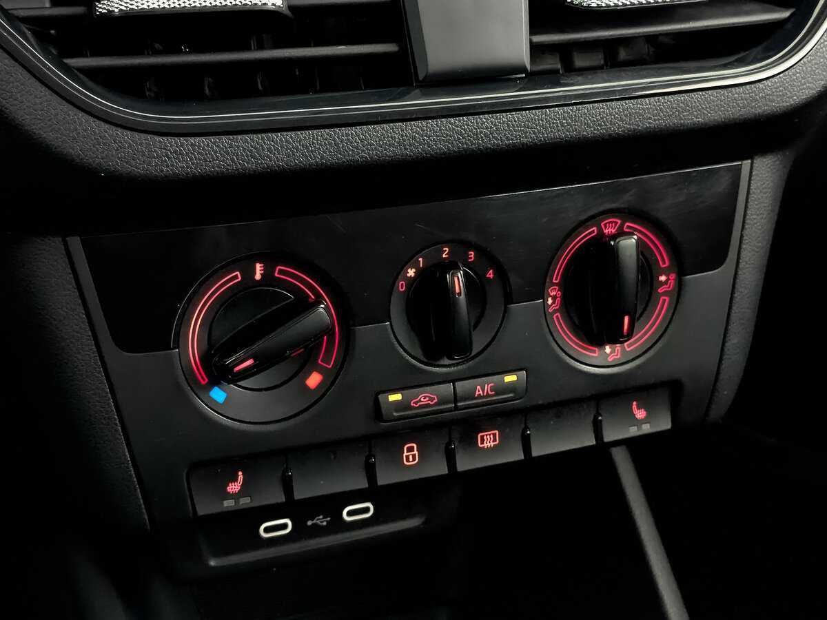 Купить Volkswagen Polo с пробегом. Фото: #18