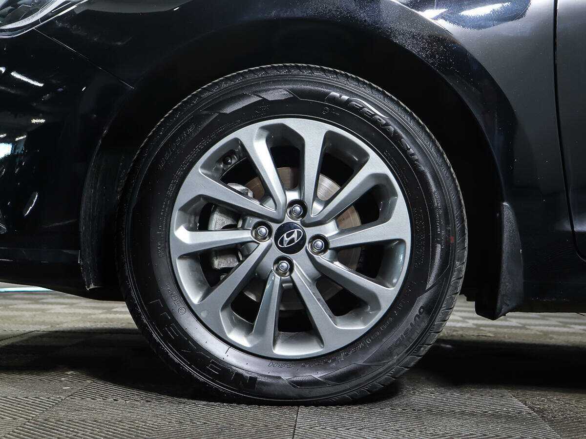 Купить Hyundai Solaris с пробегом. Фото: #24