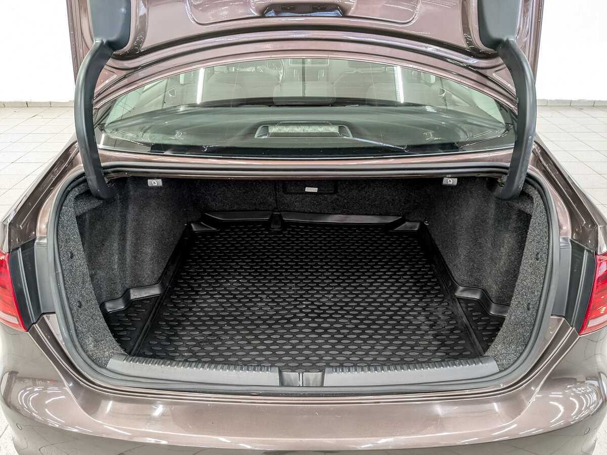 Купить Volkswagen Jetta с пробегом. Фото: #9