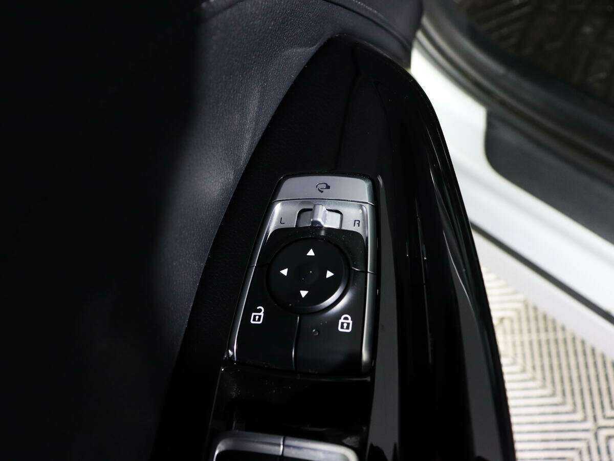 Купить Kia K5 с пробегом. Фото: #16