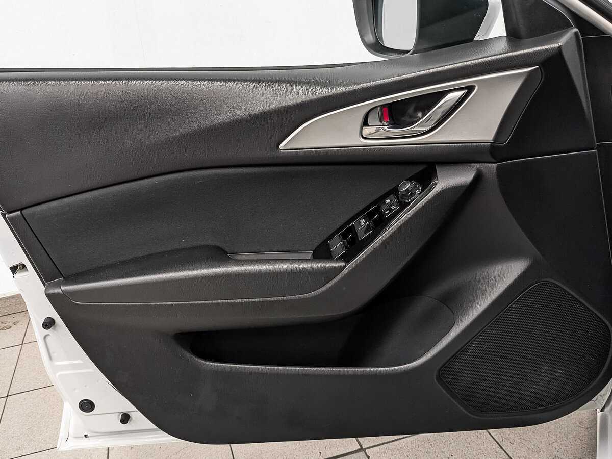 Купить Mazda 3 с пробегом. Фото: #16