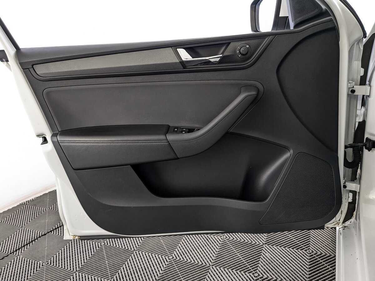 Купить Skoda Rapid с пробегом. Фото: #13