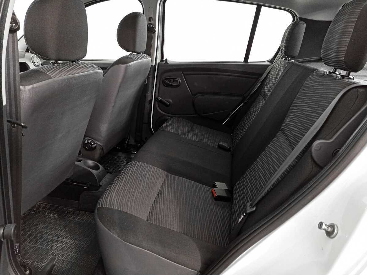 Купить Renault Sandero с пробегом. Фото: #8