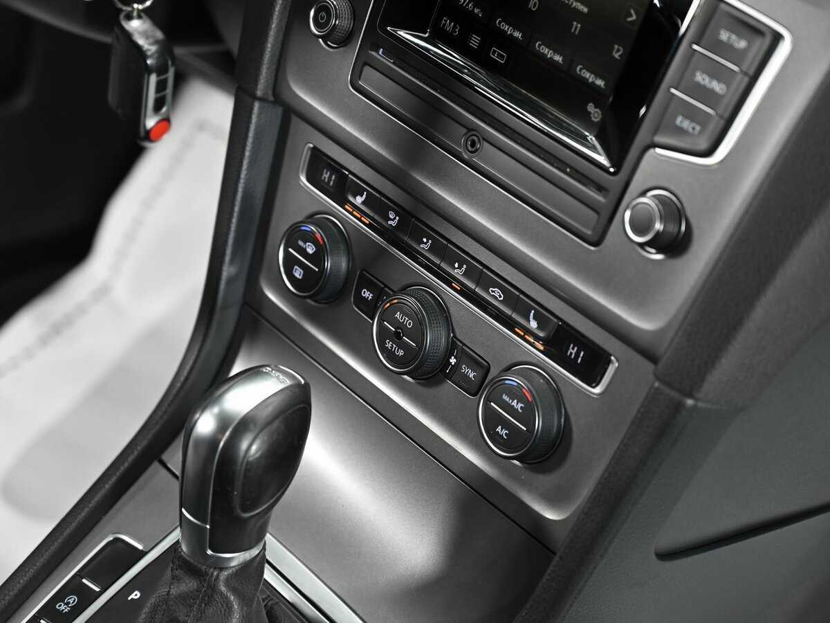 Купить Volkswagen Golf с пробегом. Фото: #10