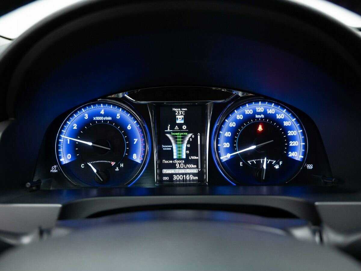 Купить Toyota Camry с пробегом. Фото: #17