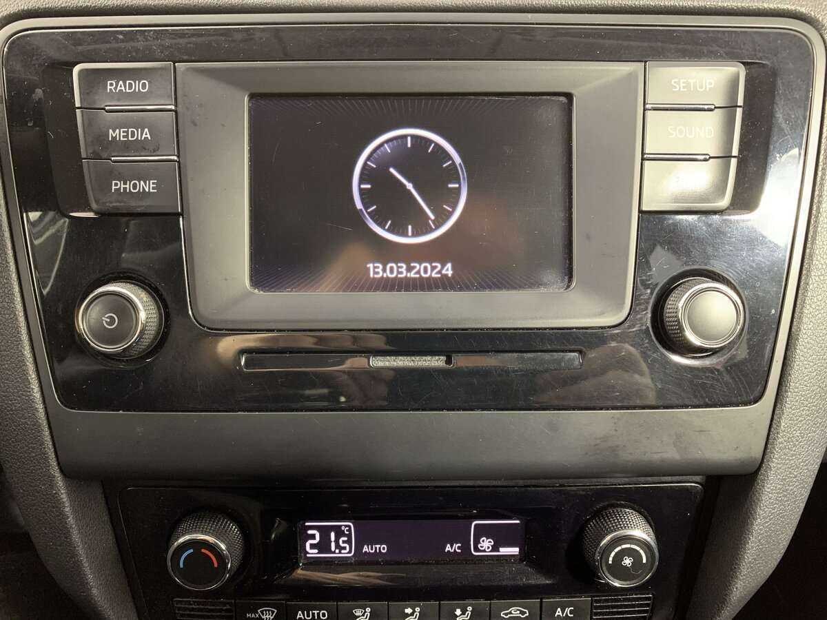 Купить Skoda Rapid с пробегом. Фото: #10