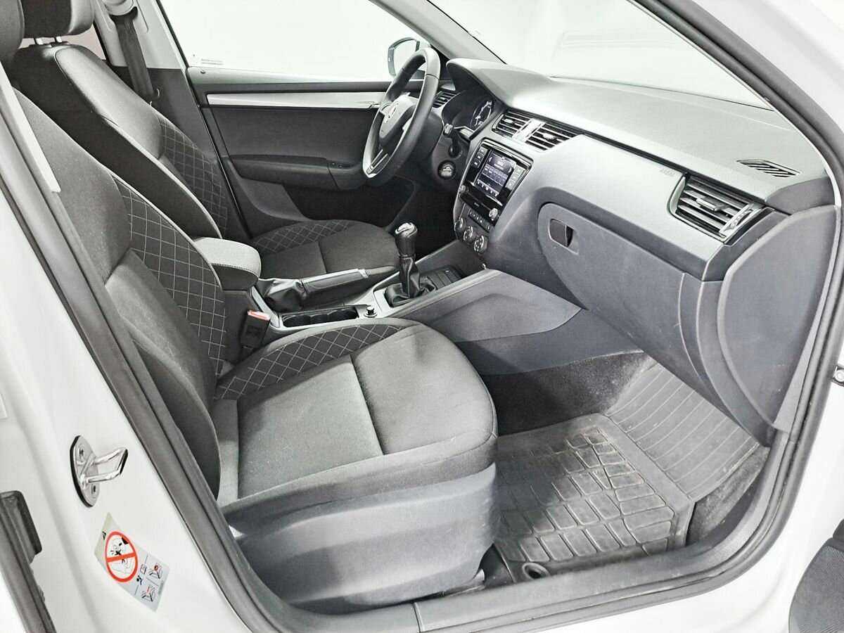Купить Skoda Octavia с пробегом. Фото: #7