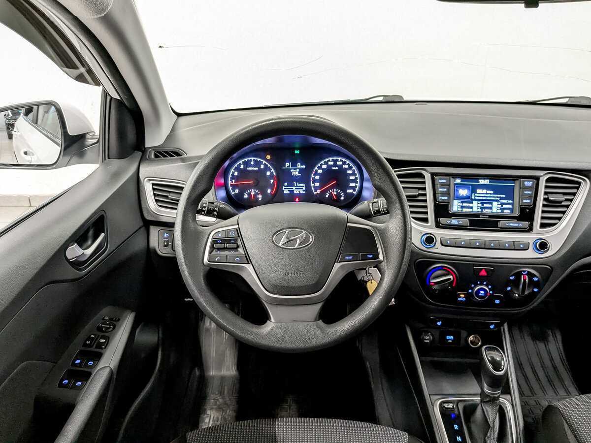 Купить Hyundai Solaris с пробегом. Фото: #20