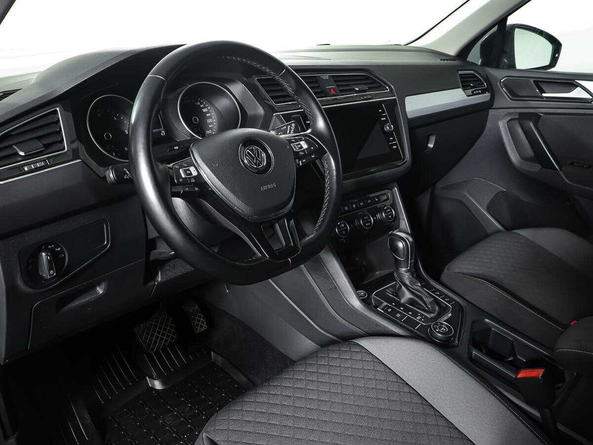 Купить Volkswagen Tiguan с пробегом. Фото: #11