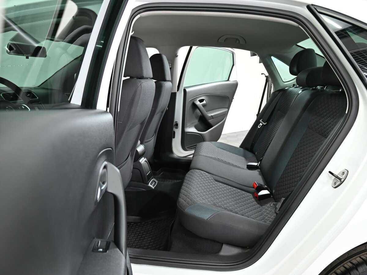 Купить Volkswagen Polo с пробегом. Фото: #12