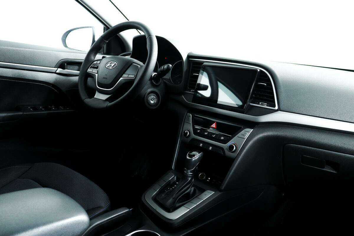 Купить Hyundai Elantra с пробегом. Фото: #8