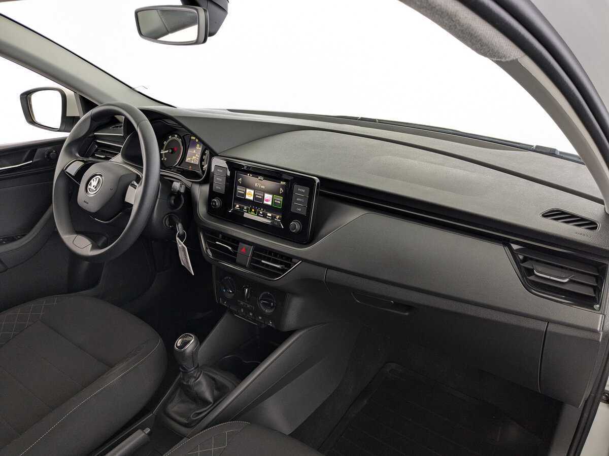 Купить Skoda Rapid с пробегом. Фото: #10