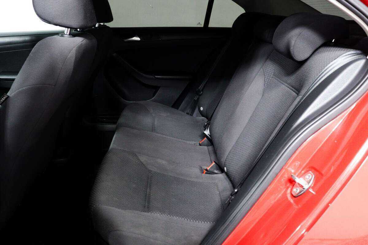 Купить Volkswagen Jetta с пробегом. Фото: #11