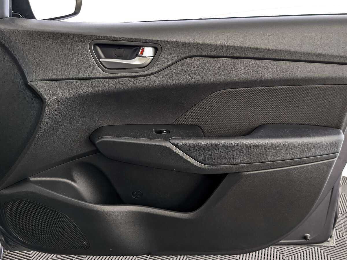 Купить Hyundai Solaris с пробегом. Фото: #22