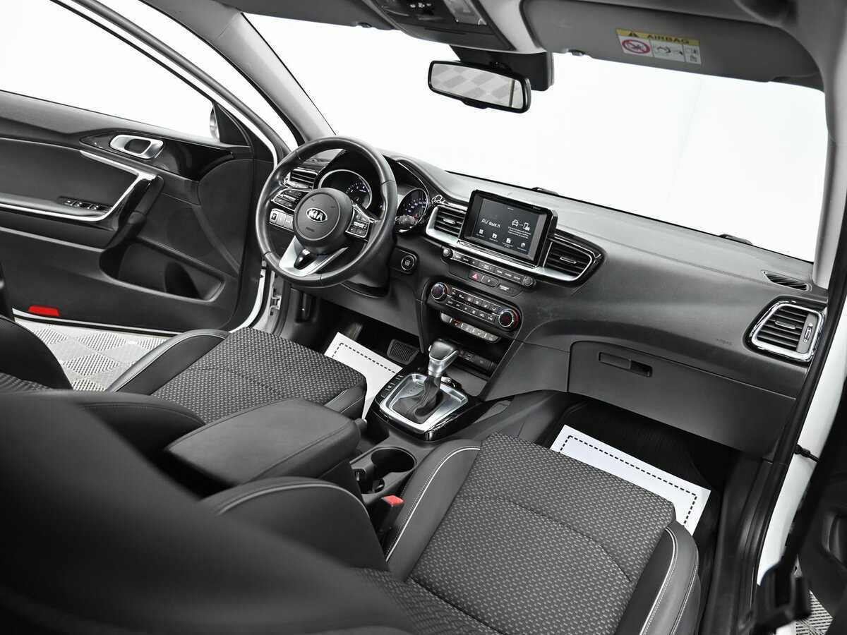 Купить Kia Ceed с пробегом. Фото: #8
