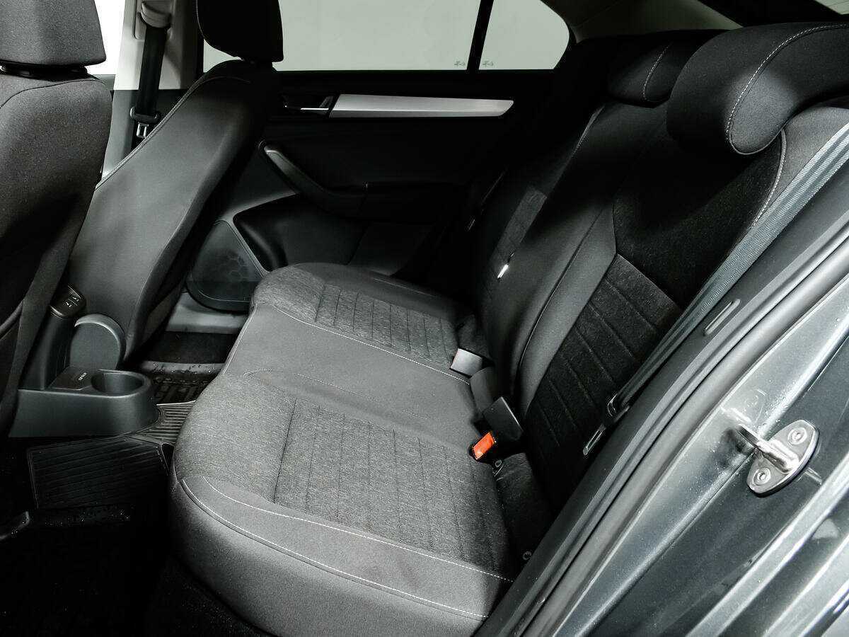 Купить Skoda Rapid с пробегом. Фото: #11