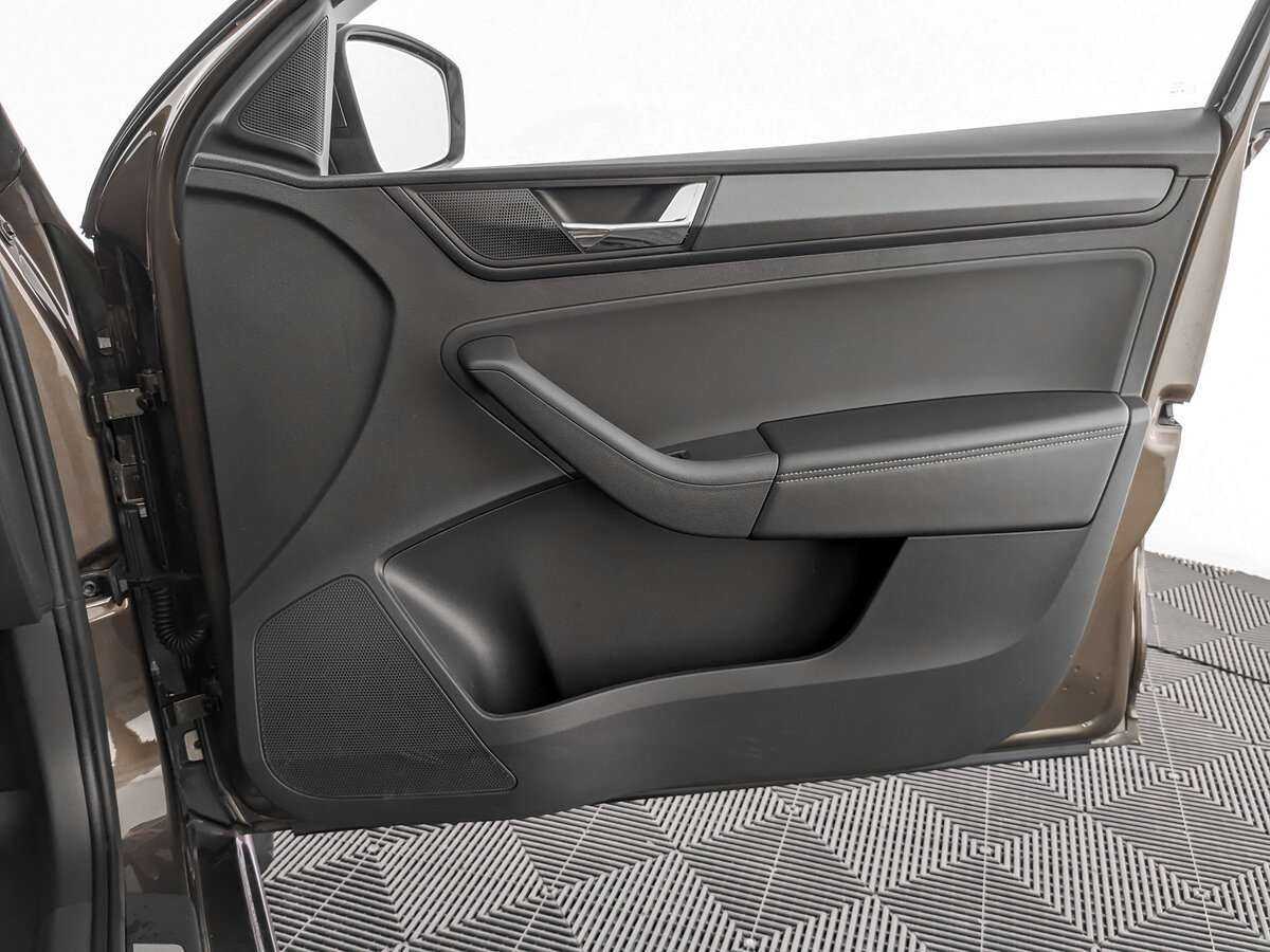 Купить Skoda Rapid с пробегом. Фото: #18