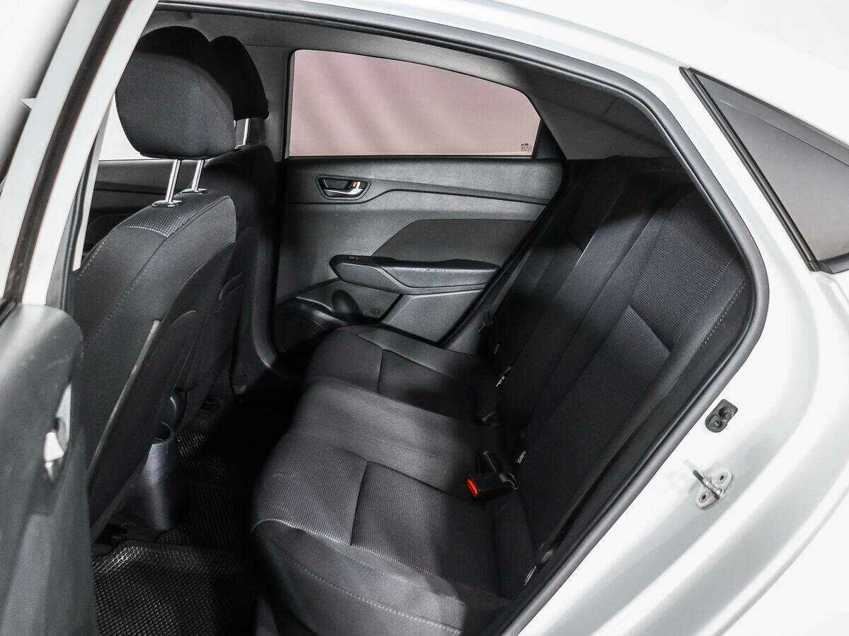 Купить Hyundai Solaris с пробегом. Фото: #9