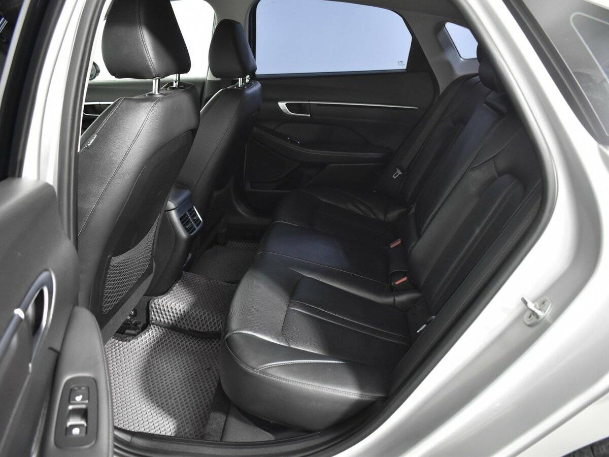 Купить Hyundai Sonata с пробегом. Фото: #10