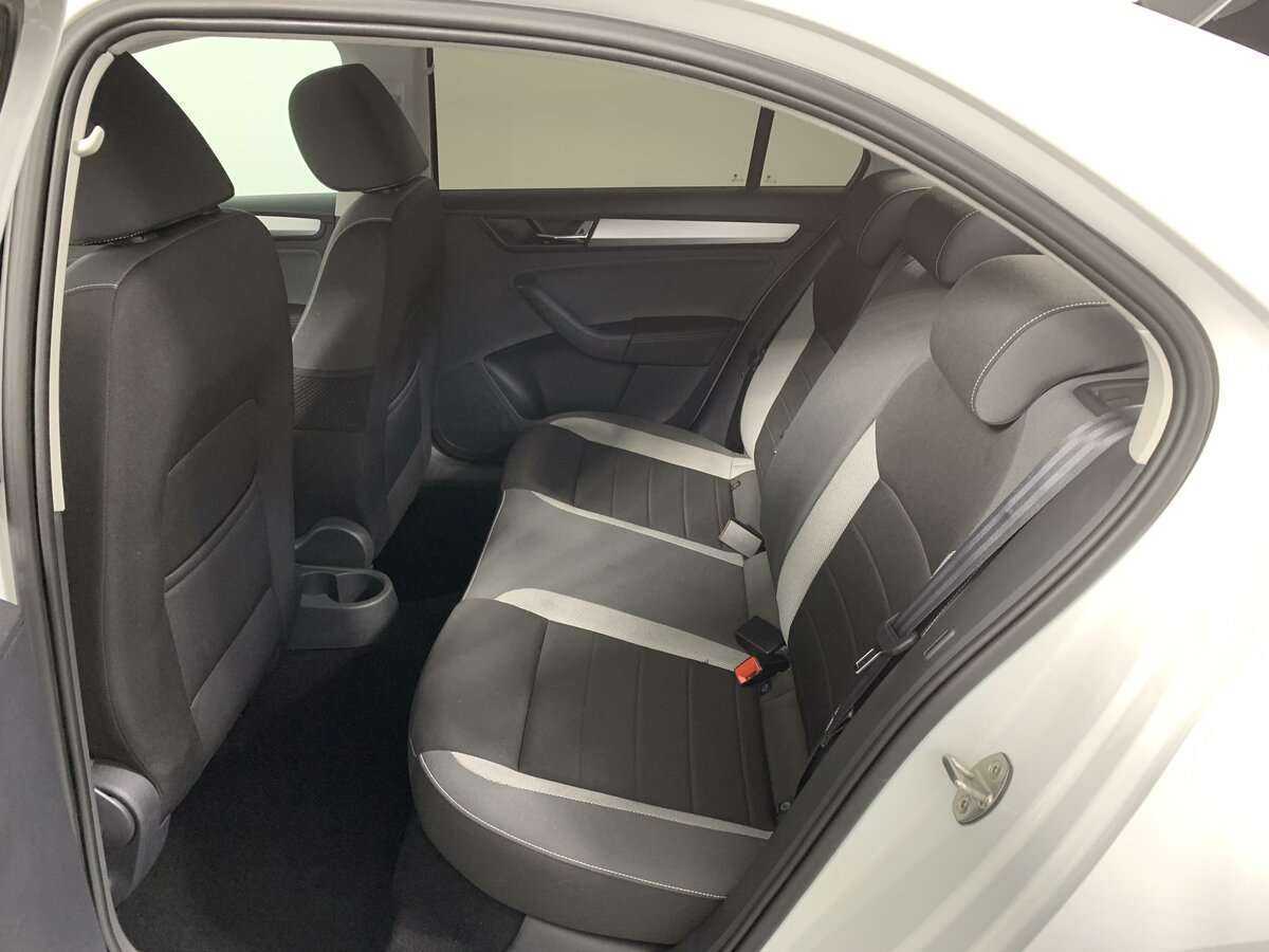 Купить Skoda Rapid с пробегом. Фото: #15