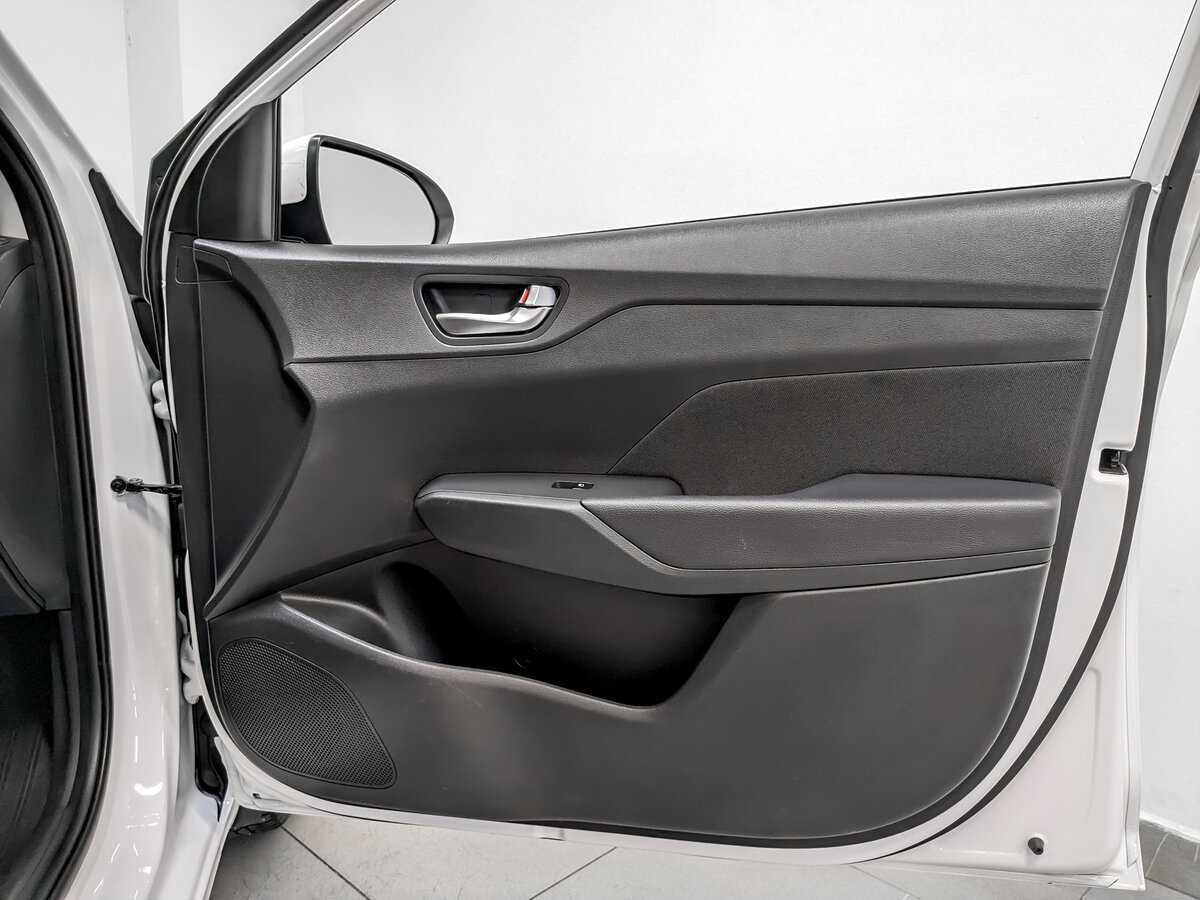 Купить Hyundai Solaris с пробегом. Фото: #23