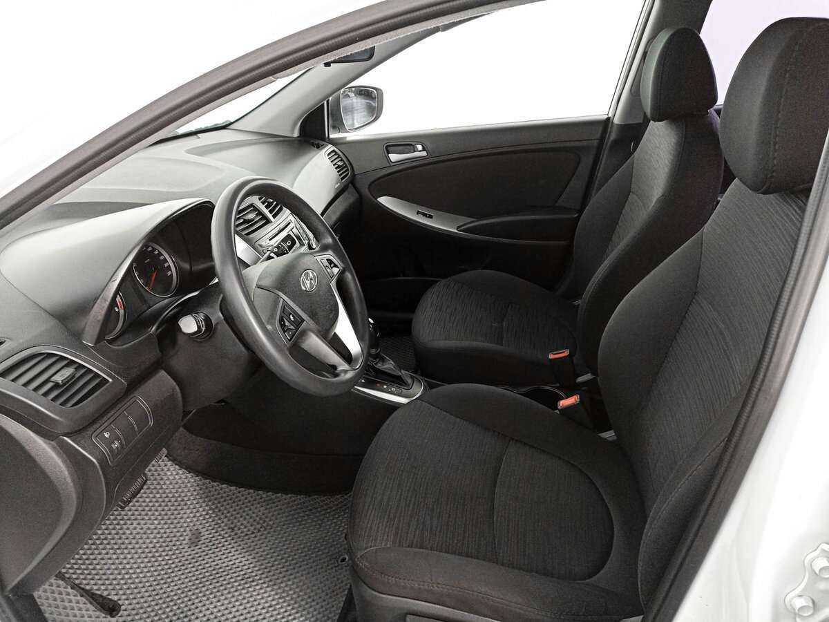 Купить Hyundai Solaris с пробегом. Фото: #13