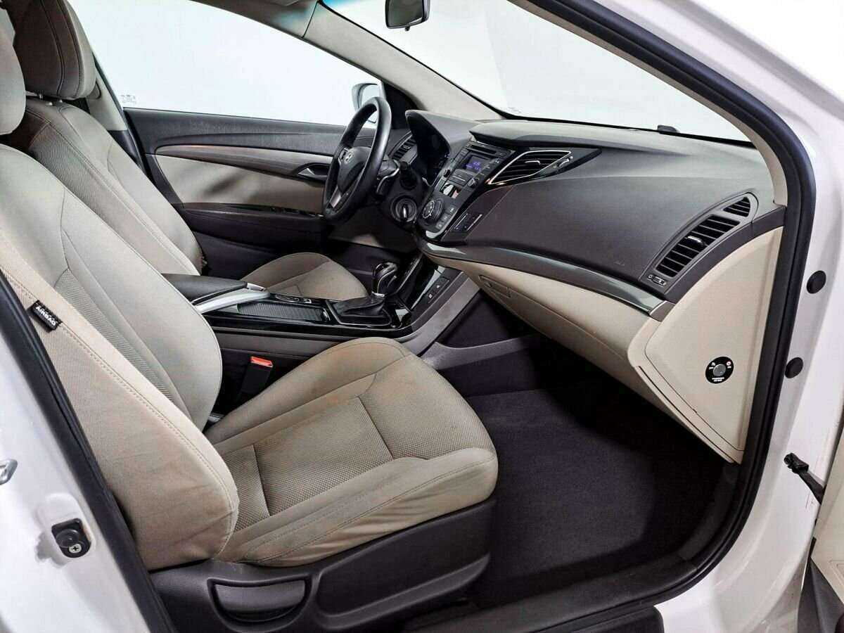 Купить Hyundai i40 с пробегом. Фото: #8