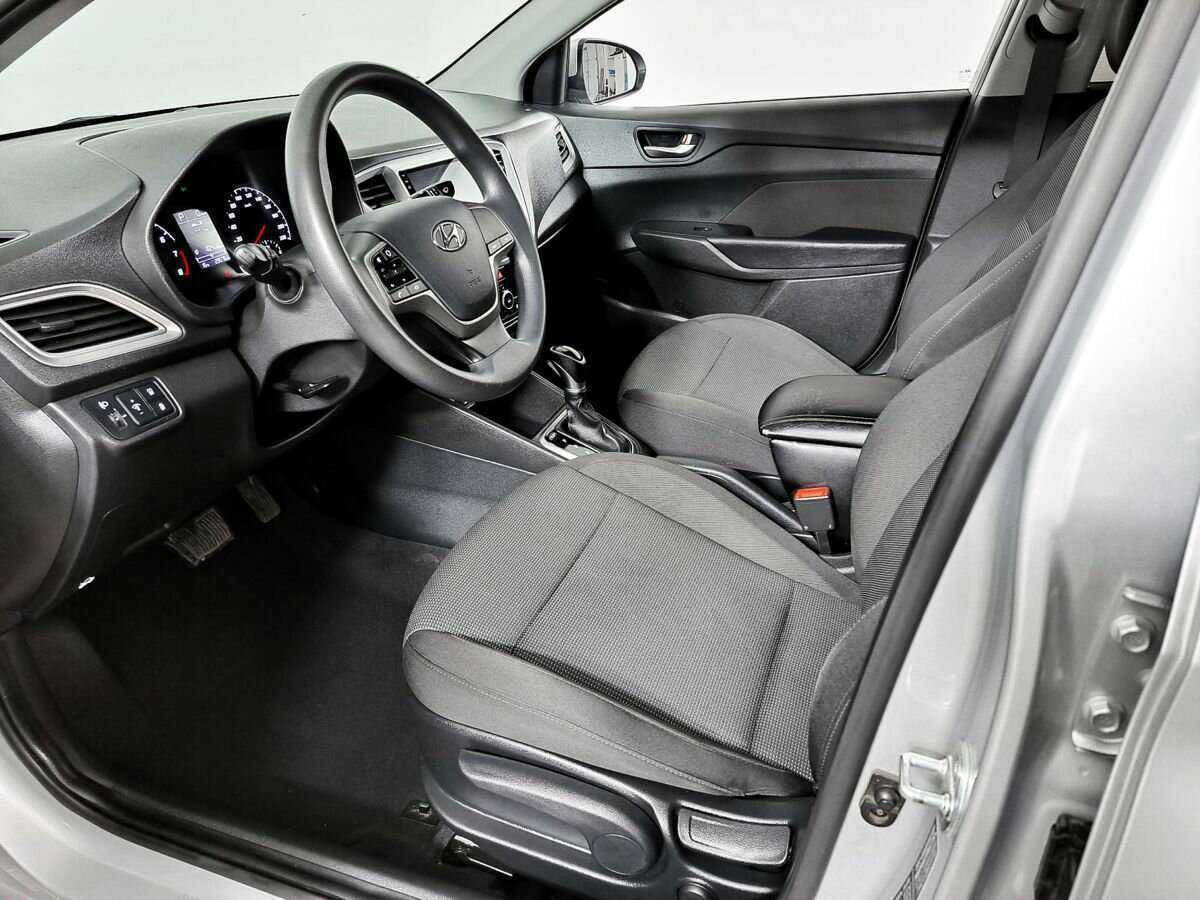 Купить Hyundai Solaris с пробегом. Фото: #11