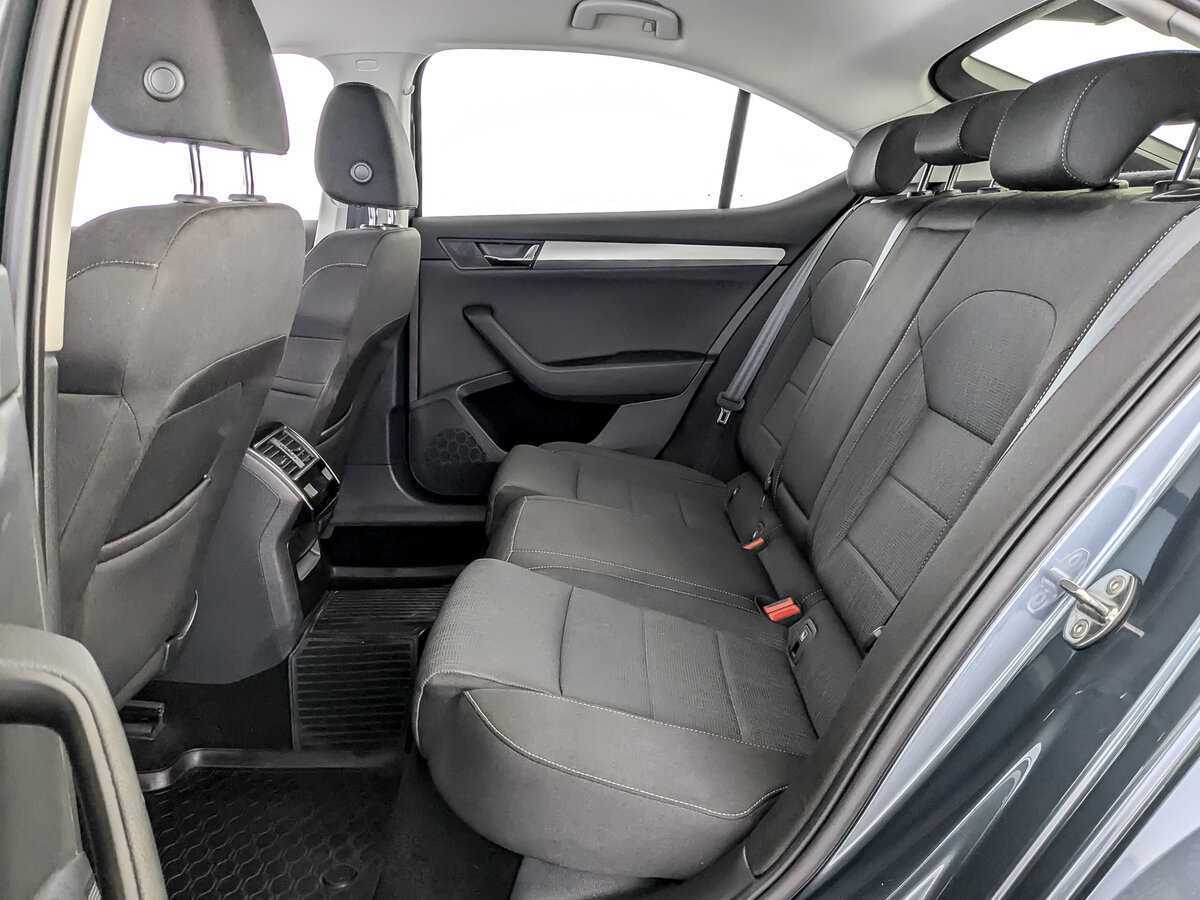 Купить Skoda Superb с пробегом. Фото: #11