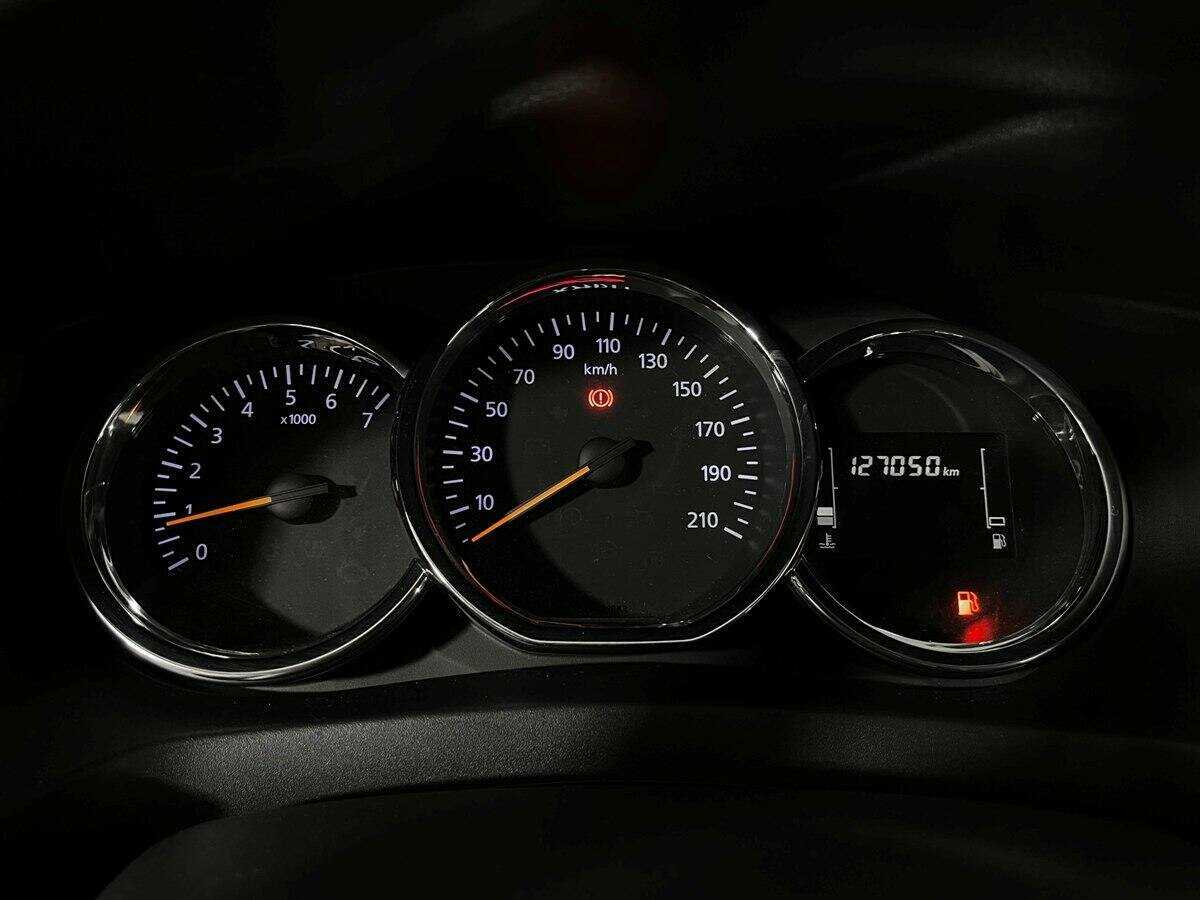 Купить Renault Logan с пробегом. Фото: #10