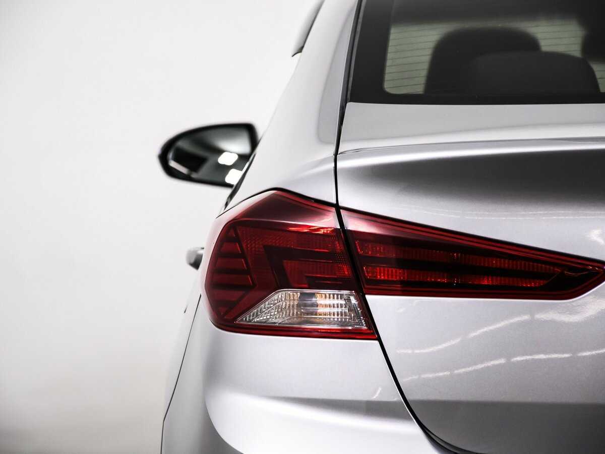 Купить Hyundai Elantra с пробегом. Фото: #14