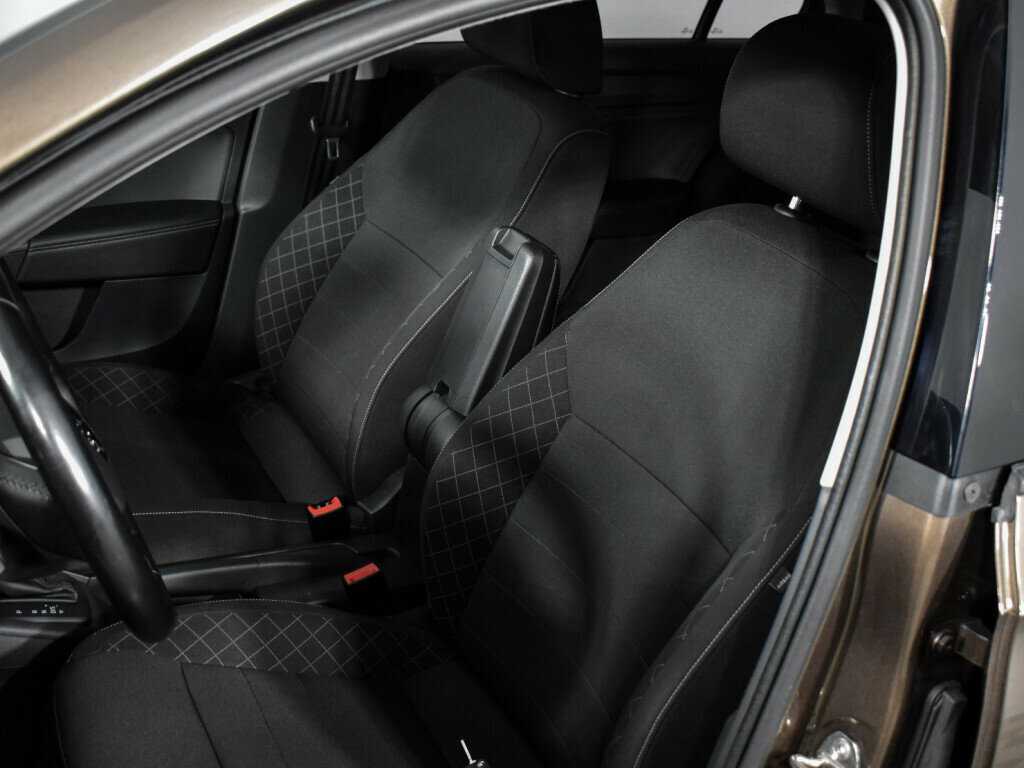 Купить Skoda Rapid с пробегом. Фото: #9