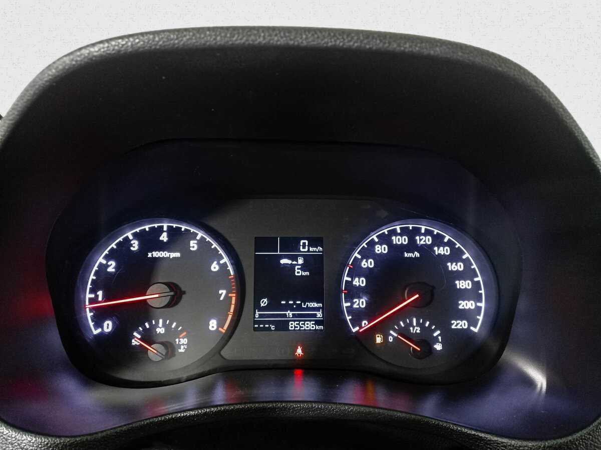 Купить Hyundai Solaris с пробегом. Фото: #10