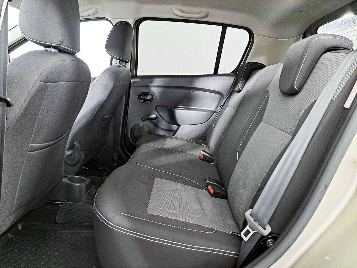 Купить Renault Sandero с пробегом. Фото: #9