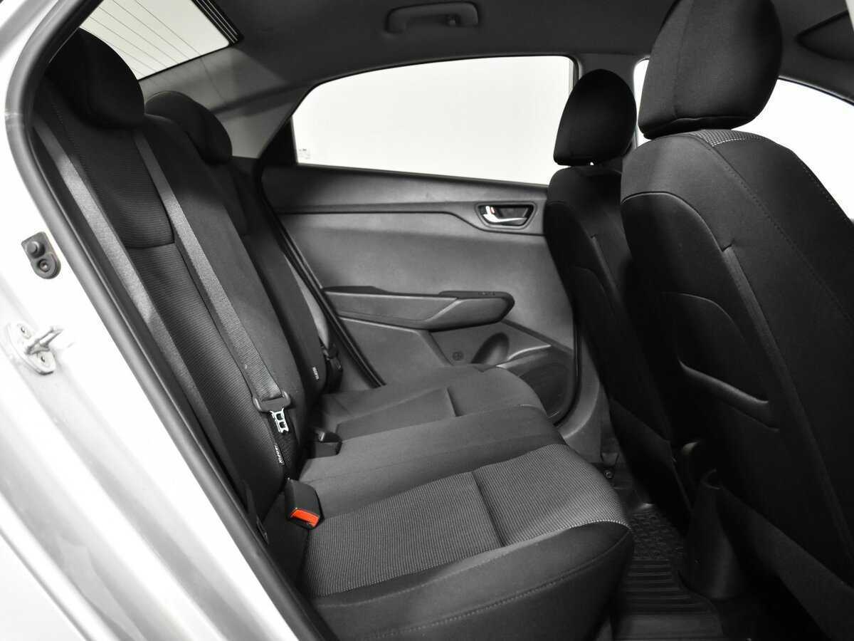 Купить Hyundai Solaris с пробегом. Фото: #9