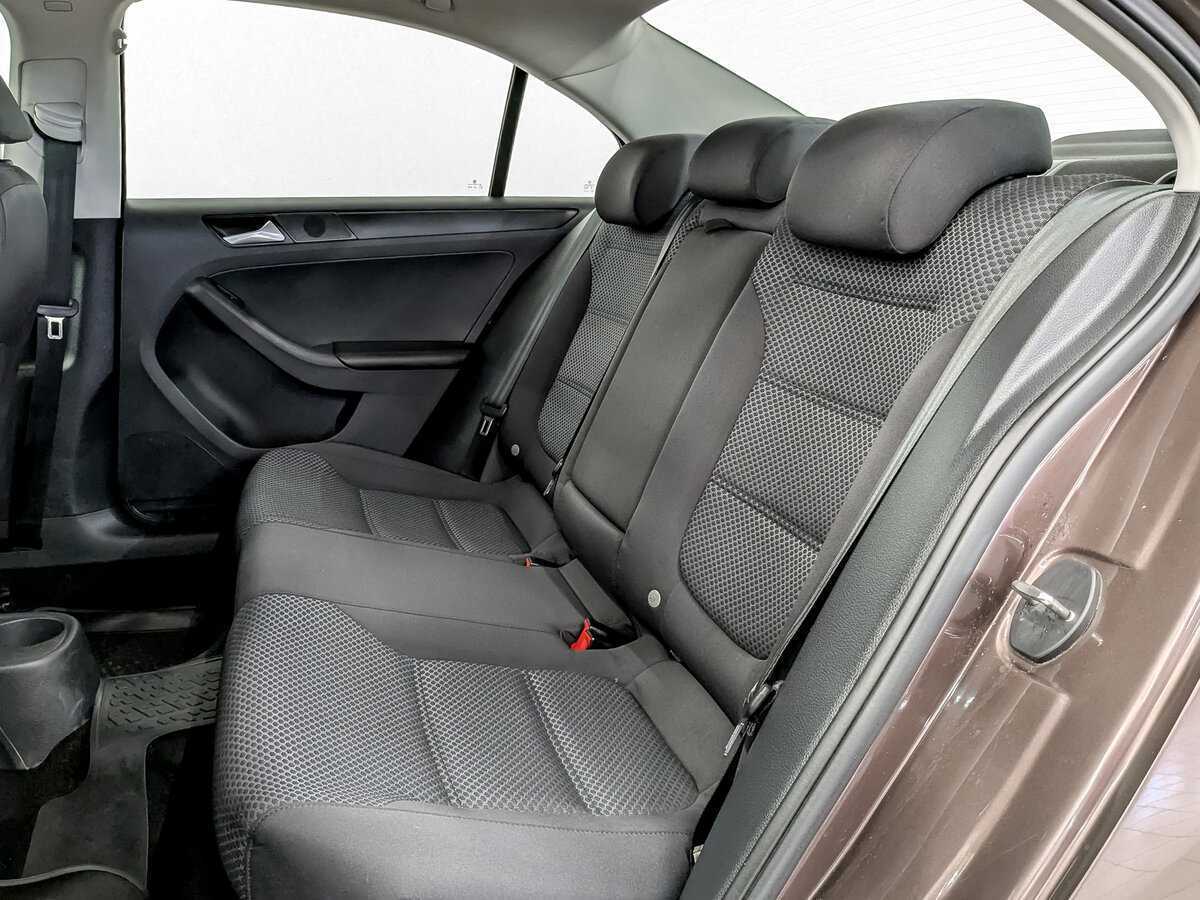 Купить Volkswagen Jetta с пробегом. Фото: #11