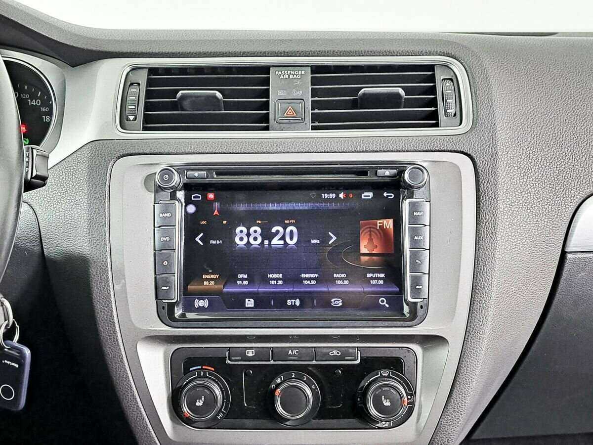 Купить Volkswagen Jetta с пробегом. Фото: #11