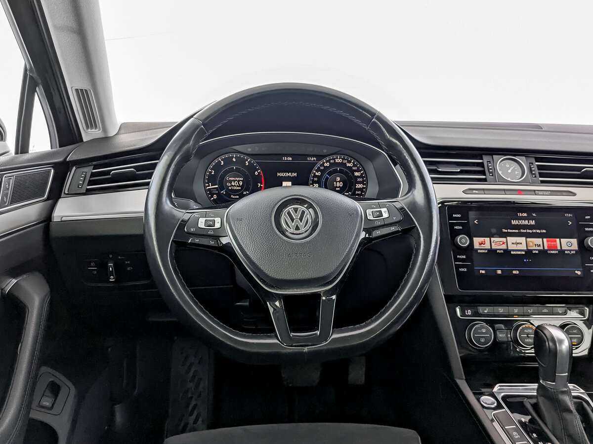 Купить Volkswagen Passat с пробегом. Фото: #21