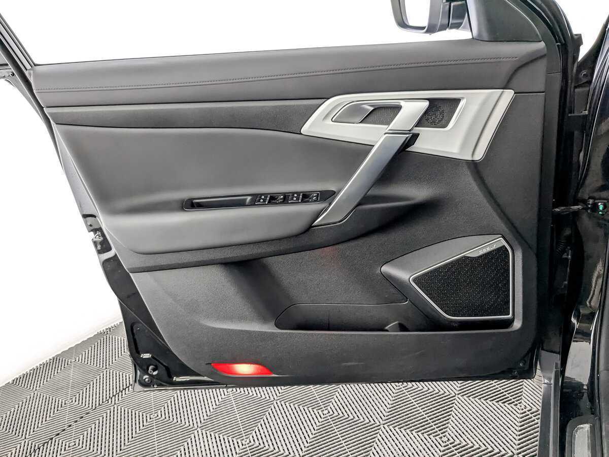 Купить Geely Atlas с пробегом. Фото: #18