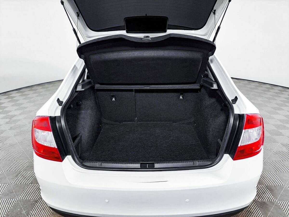 Купить Skoda Rapid с пробегом. Фото: #9