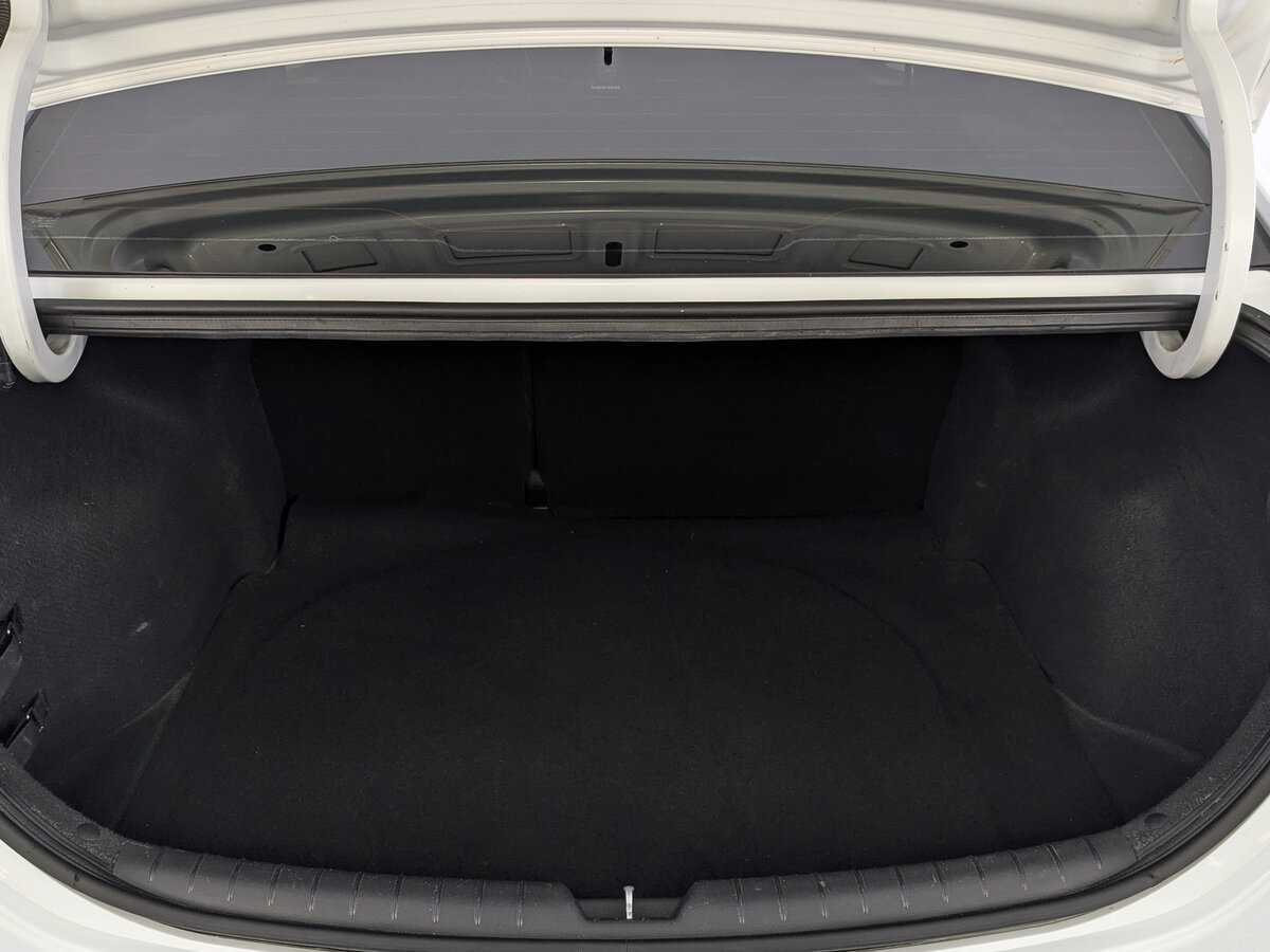 Купить Hyundai Solaris с пробегом. Фото: #9