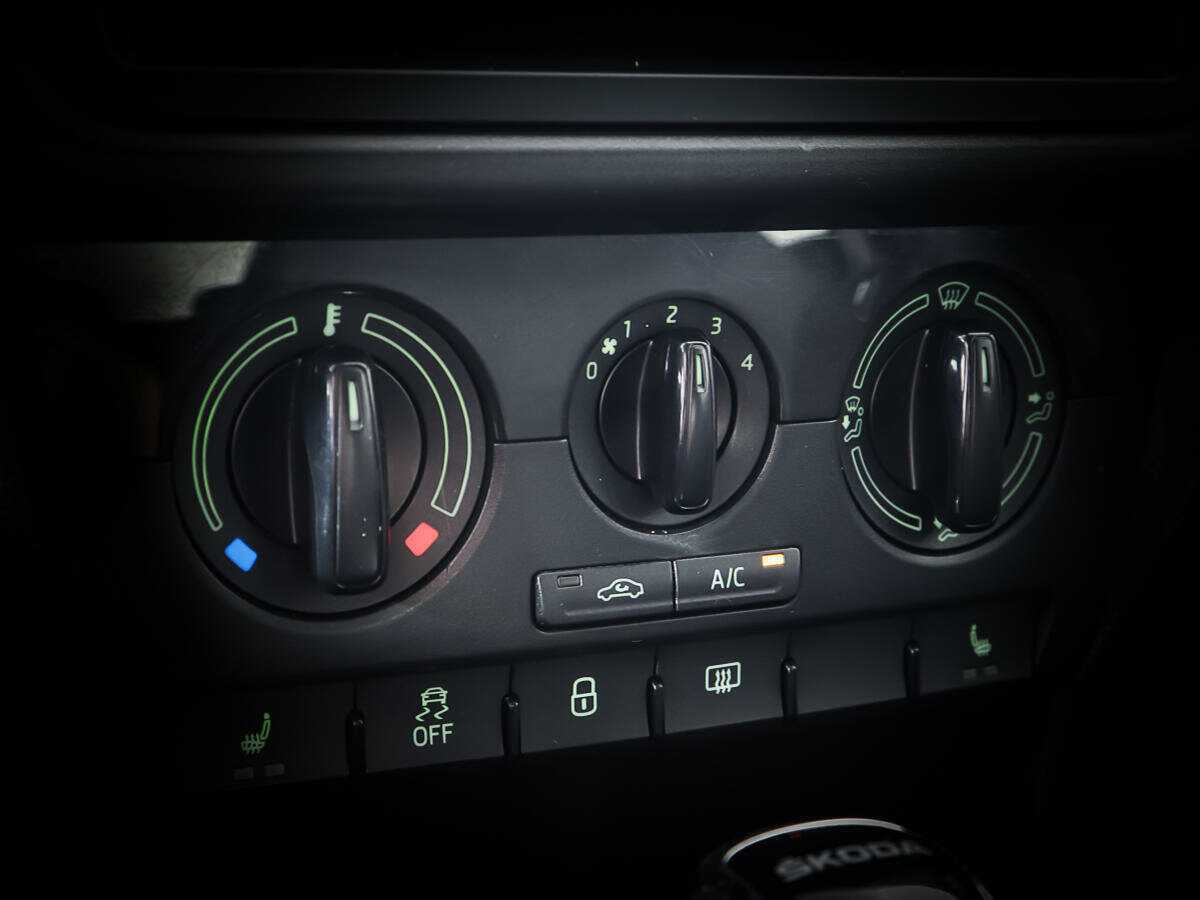 Купить Skoda Rapid с пробегом. Фото: #16