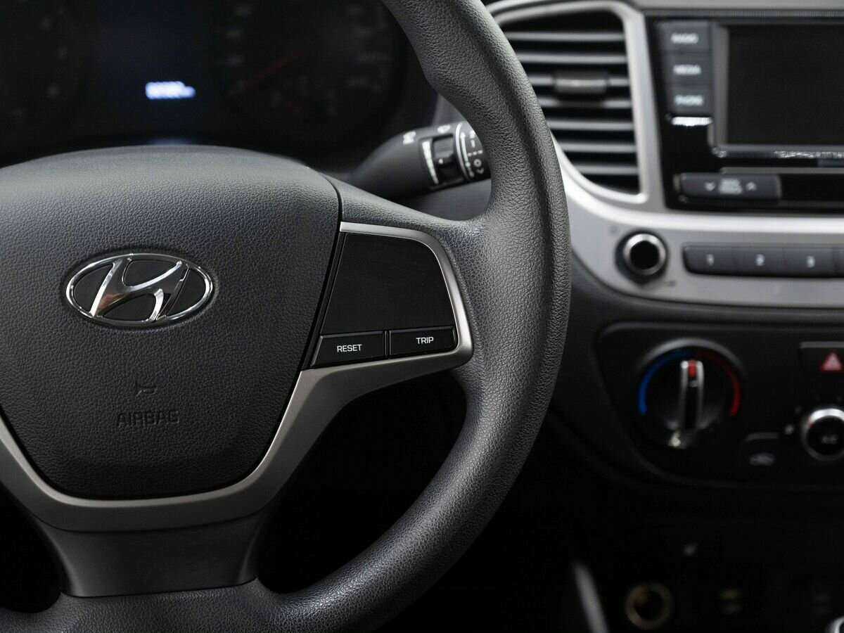 Купить Hyundai Solaris с пробегом. Фото: #15