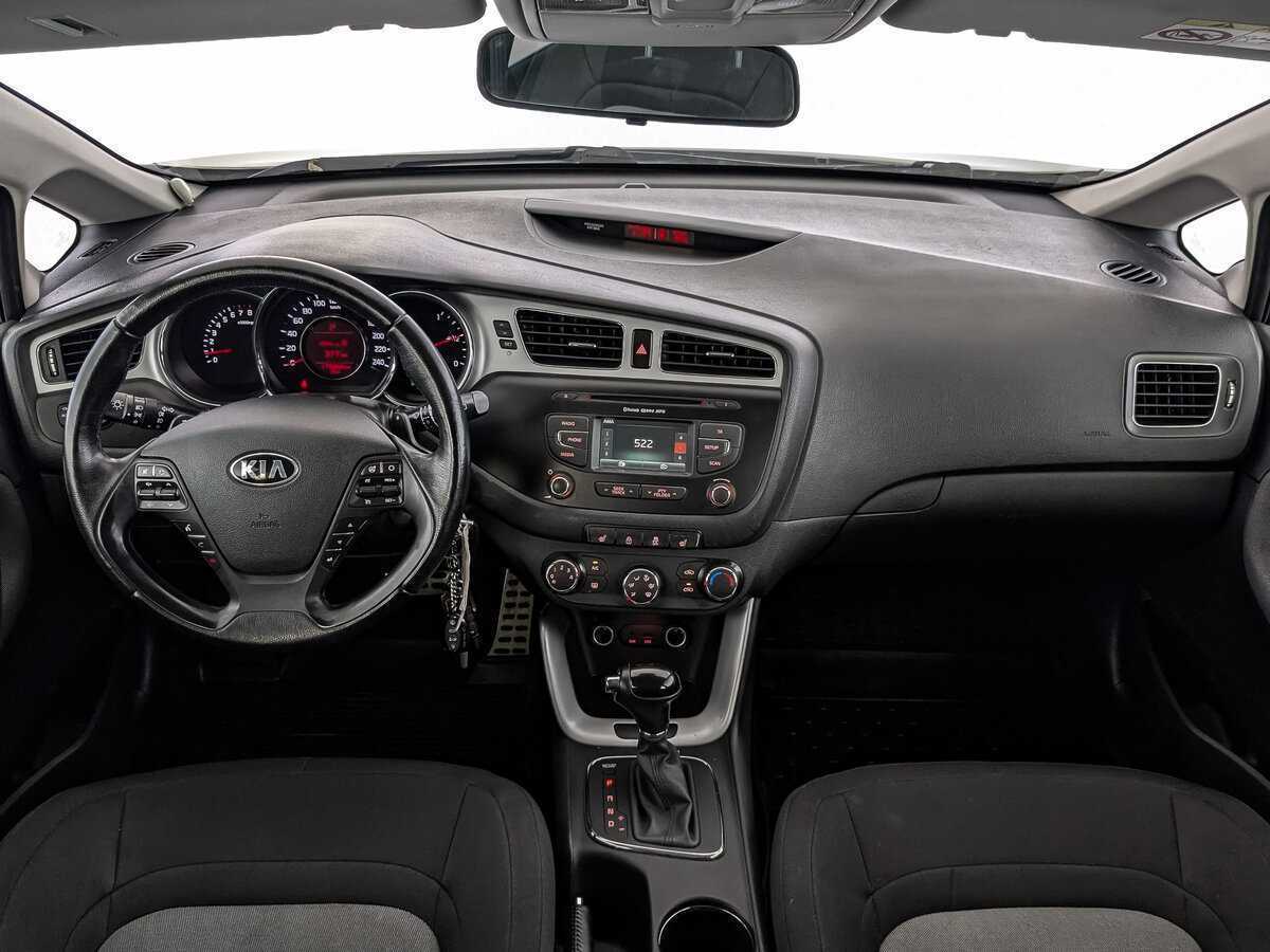 Купить Kia Ceed с пробегом. Фото: #9