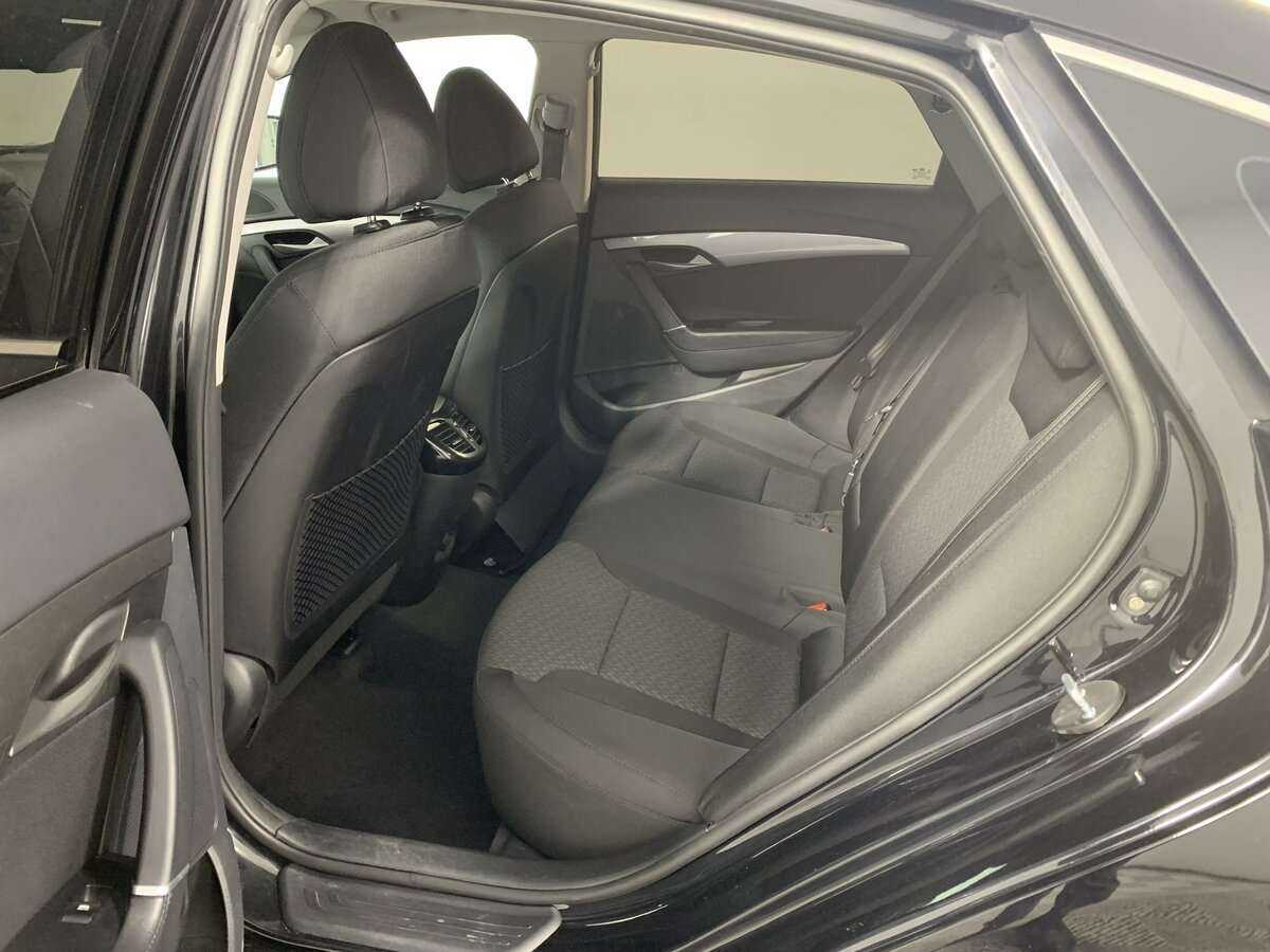 Купить Hyundai i40 с пробегом. Фото: #8