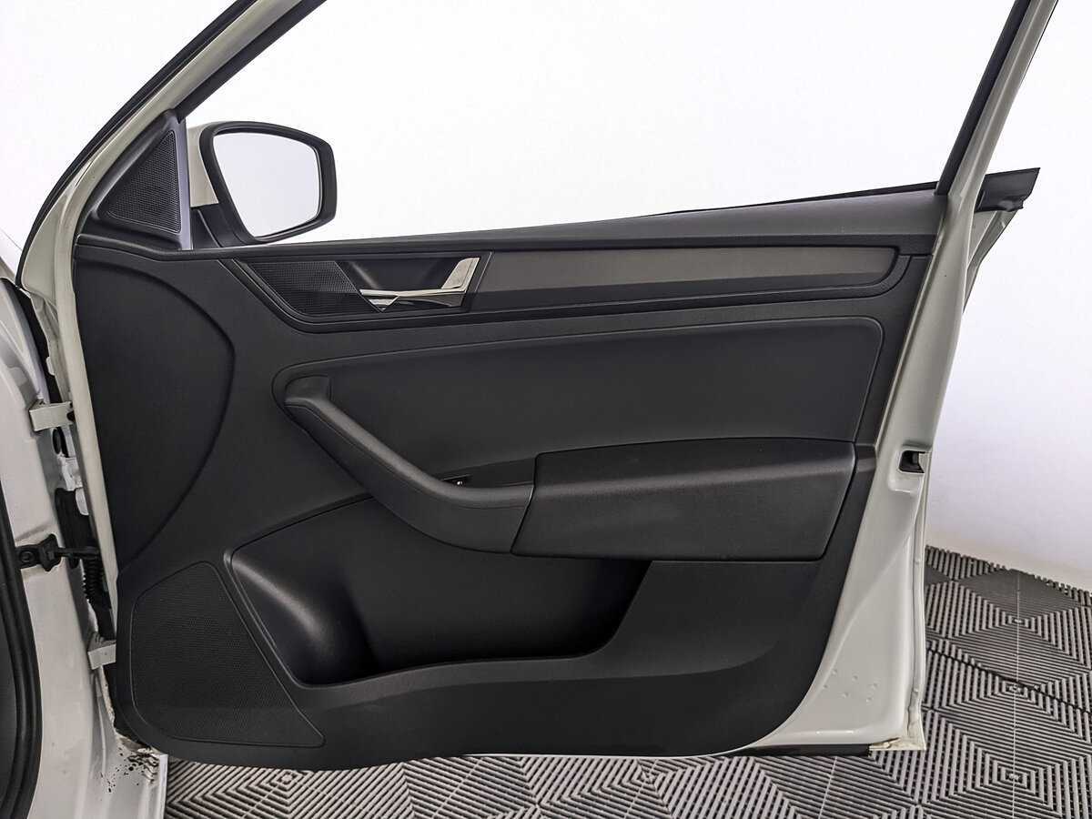 Купить Skoda Rapid с пробегом. Фото: #21
